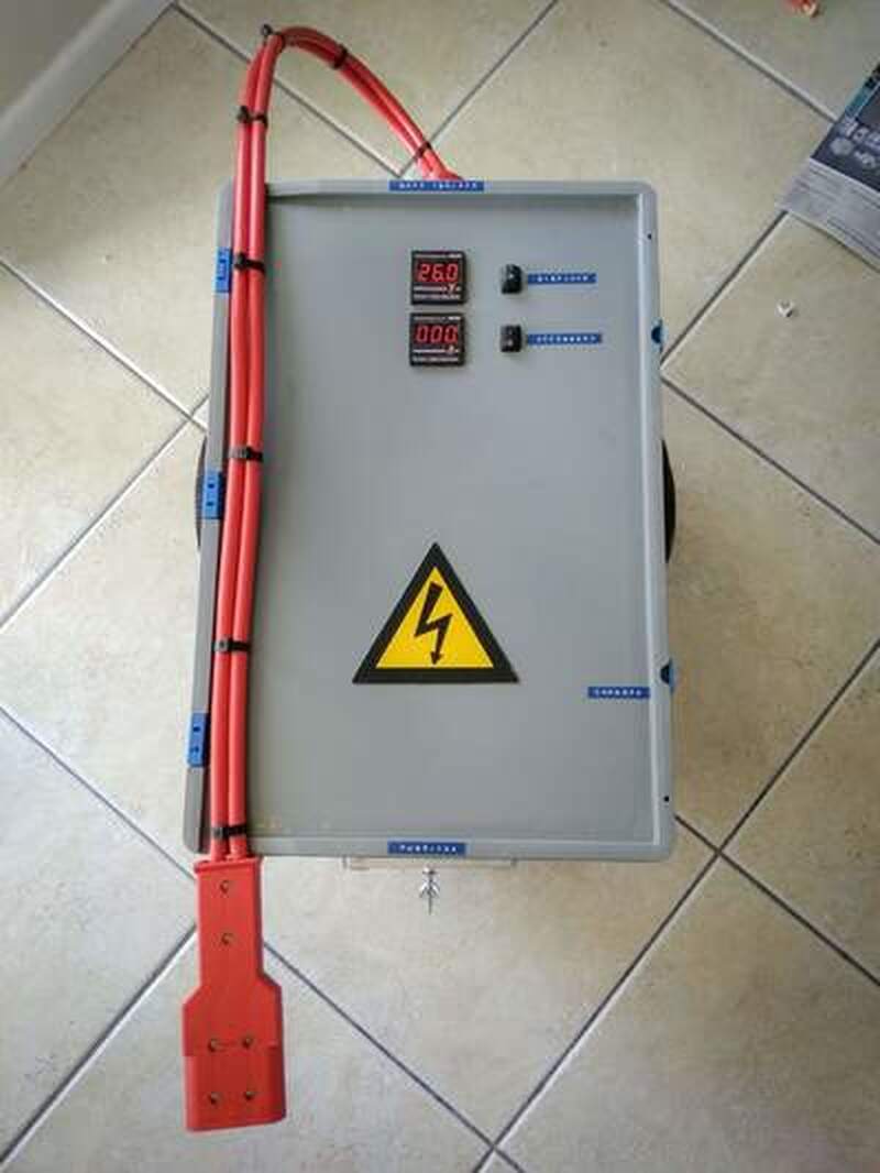 24V 1000A Ground Power Unit with Integrated Charging System. Ammeter displays starting current in real time. Solar Capable